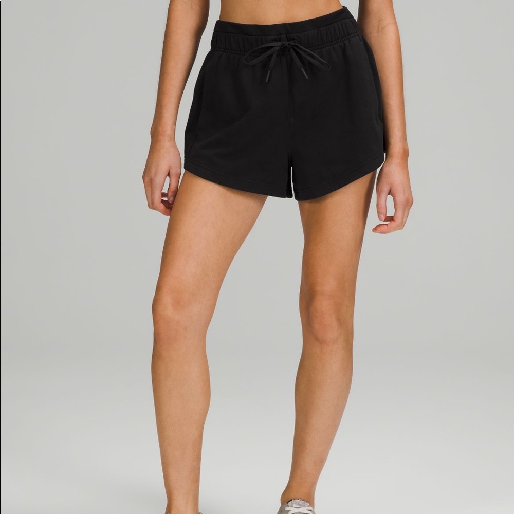 Lululemon Inner Glow High-Rise Short 3”